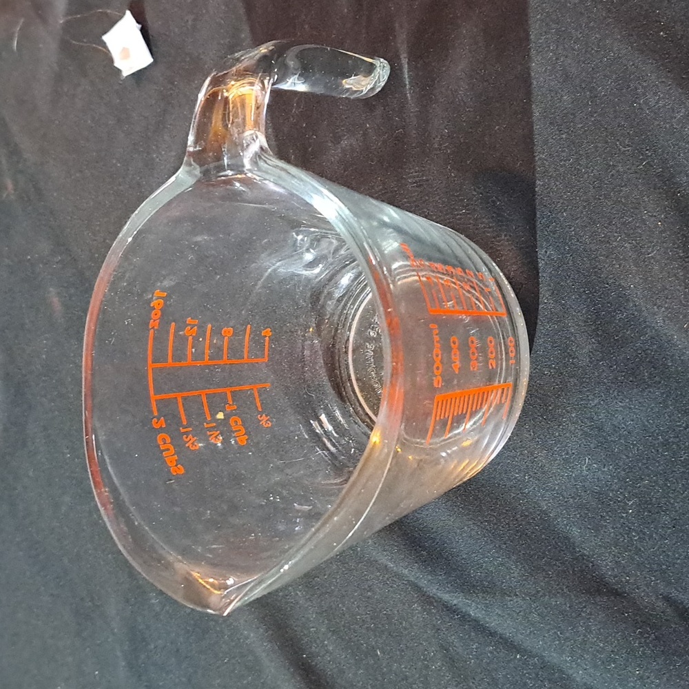 Vintage Pyrex 2c measurements cup
